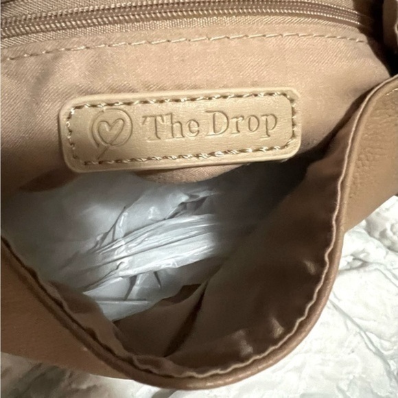 NWT asymmetrical straps bucket bag from The Drop Avalon pebbled vegan leather - Picture 5 of 15